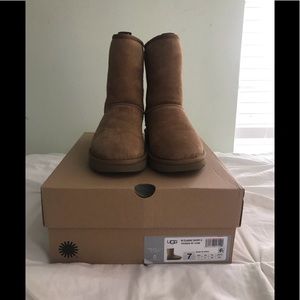 Classic Short UGG